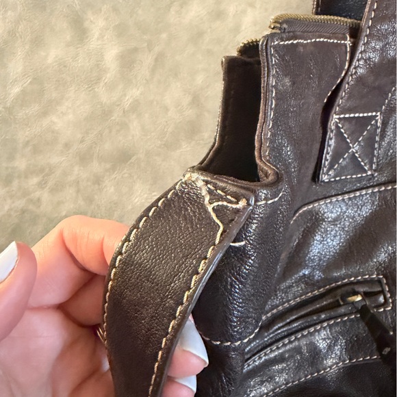 Danier dark brown genuine leather duffle shoulder bag - Picture 11 of 15